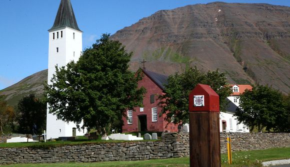 Hólahátíð felld niður