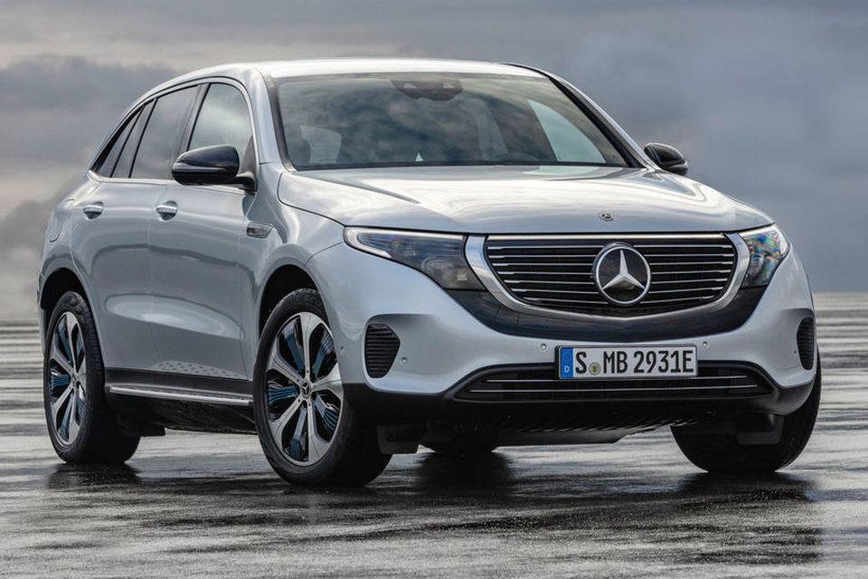 Mercedes EQC 400 rafbíllinn er á þróunarstigi og er vætanlegur á götuna 2020. Mikið er …