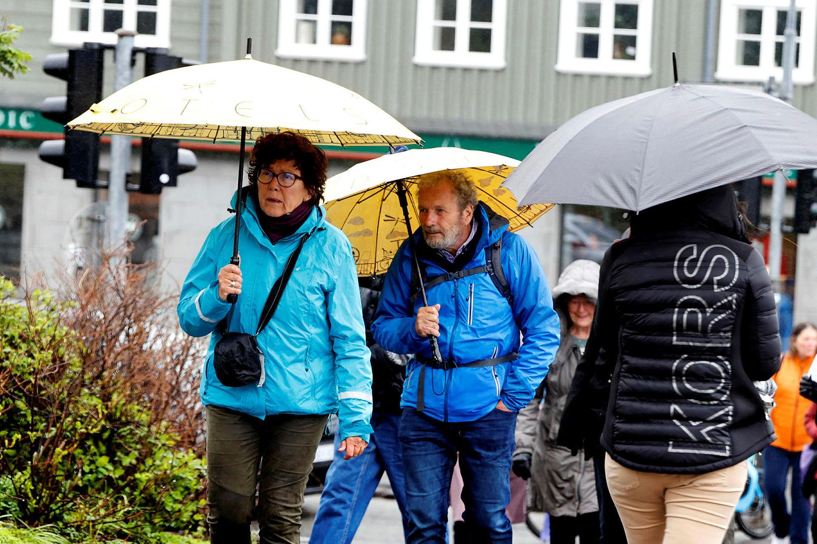 Ferðamenn og aðrir vegfarendur í miðbæ Reykjavíkur og víðar um …