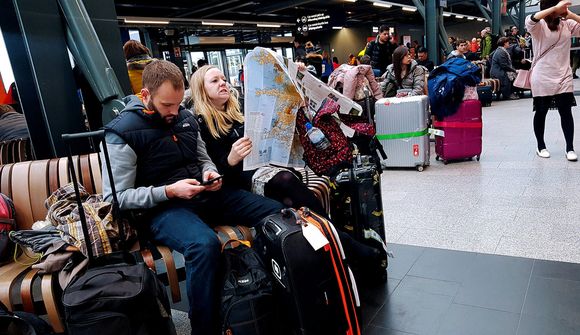 Yfir 10.000 farþegar í fyrsta sinn í 15 mánuði