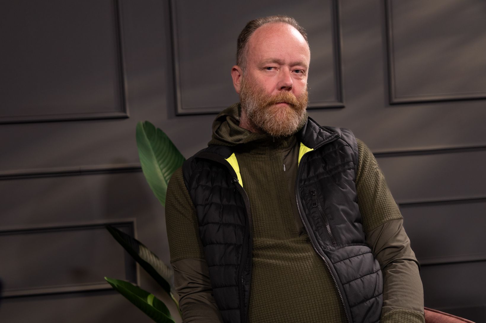 „Heldur því fram að hann hafi orðið undir bílnum“