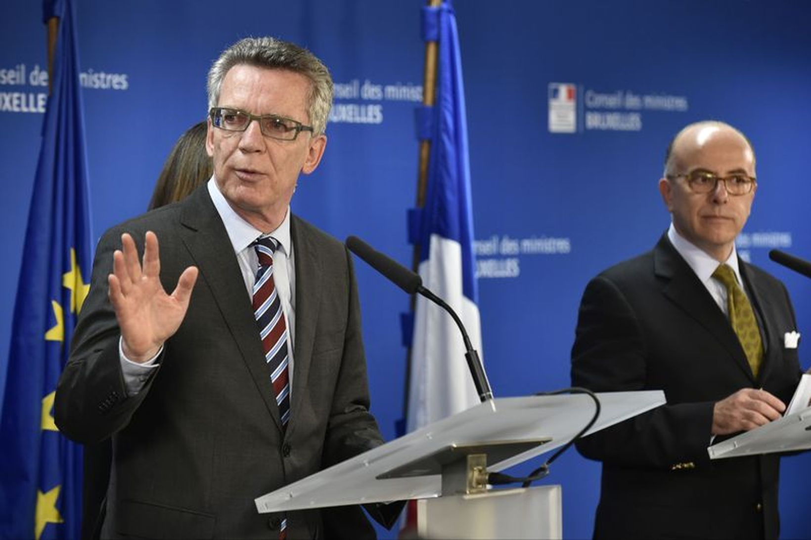 German Interior Minister Thomas de Maiziere og franski innanríkisráðherrann Bernard …