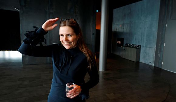 Halla Hrund hækkar en Katrín áfram efst
