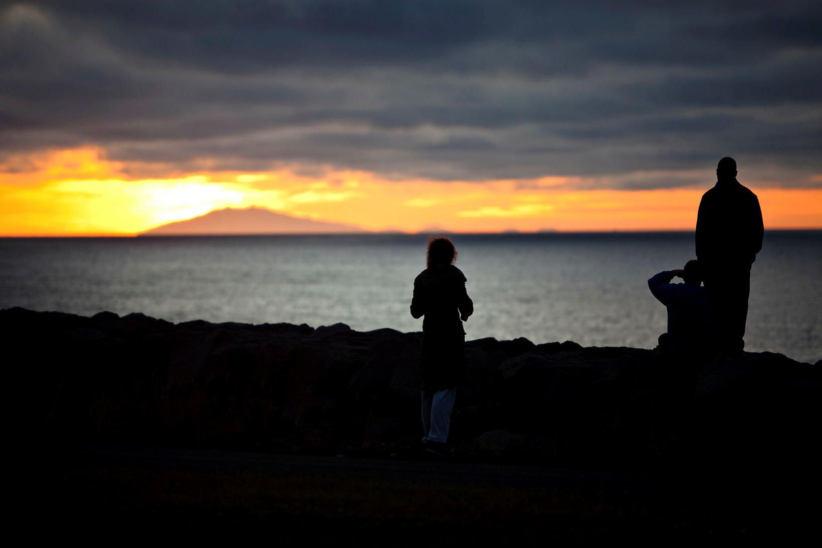 Há og þétt byggð getur hindrað birtuna í að ná …