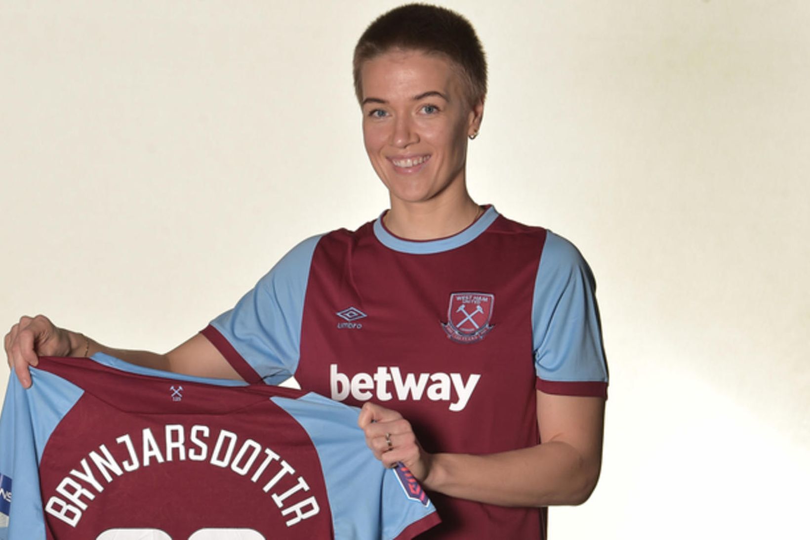 Dagný Brynjarsdóttir er orðin leikmaður West Ham.