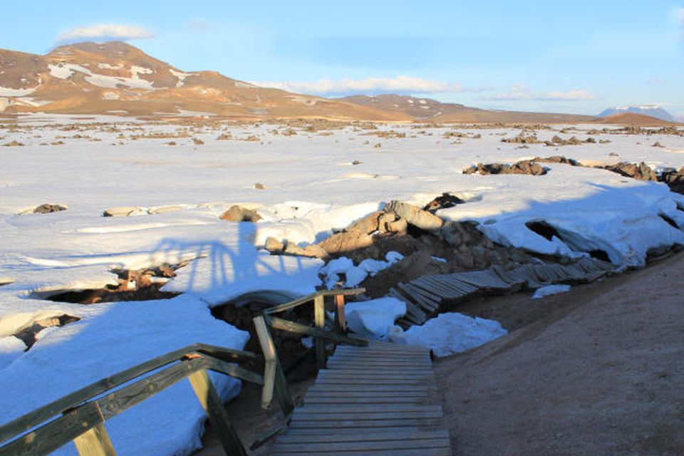 Ástandið á göngustígum og tröppum við Leirhjúk er mjög slæmt, eins og myndin sýnir glögglega. …