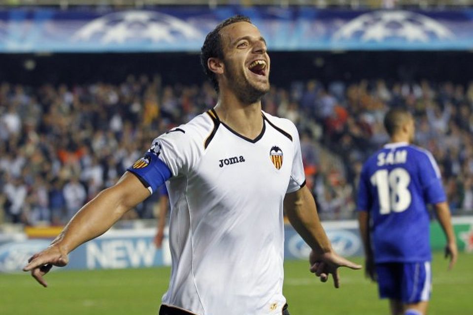 Roberto Soldado er kominn til Tottenham frá Valencia fyrir 26 milljónir punda.