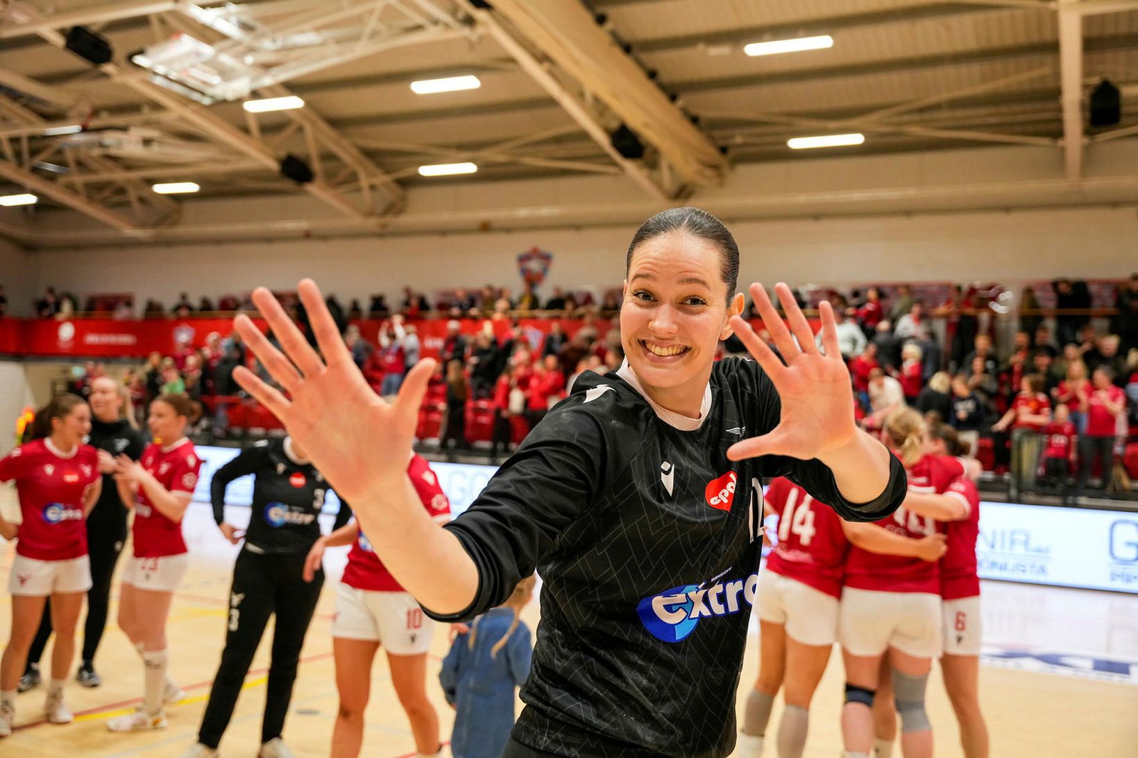 Hafdís Renötudóttir kampakát eftir sigurinn í undanúrslitum.
