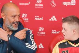 Nuno Espírito Santo ásamt meðlimi Warriors United á fréttamannafundinum.