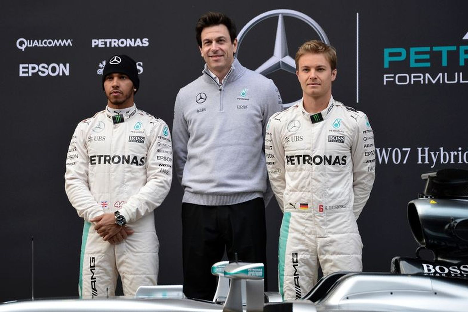 Toto Wolf með ökumönnum Mercedes, Lewis Hamilton (l.t.v.) og Nico …