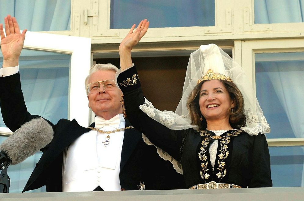 The President and First Lady on the famous balcony after reelection in 2008.