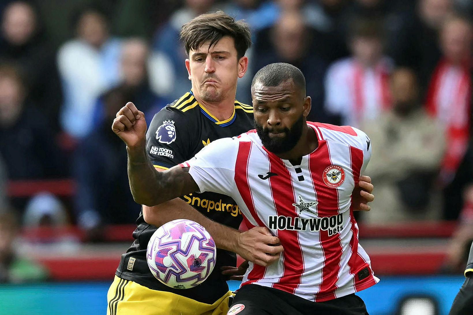 Sá markahæsti skrifaði undir í Lundúnum