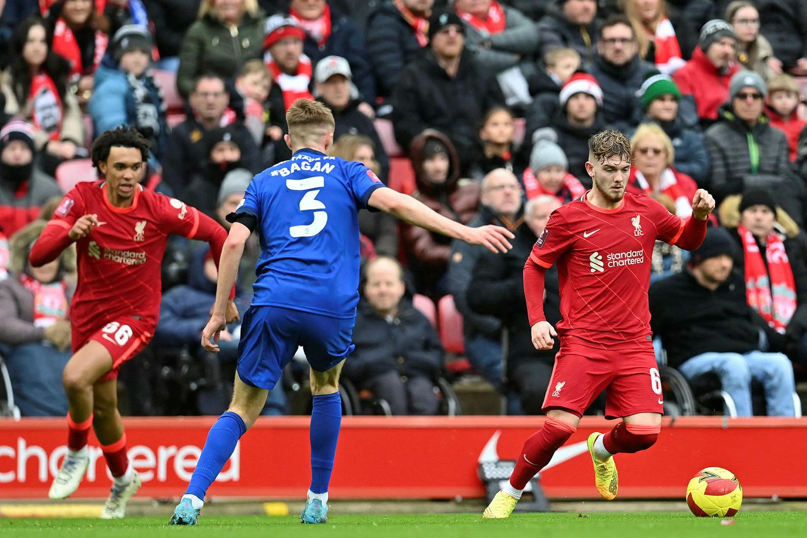 Harvey Elliott spilar gegn Inter í kvöld.