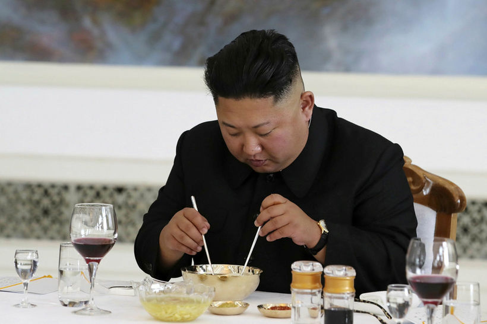 Kim Jong Un hefur fengið heimboð.
