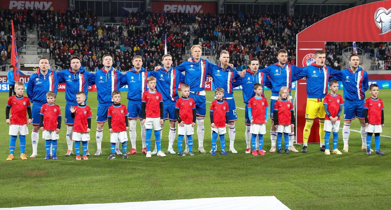 Færeyska landsliðið.