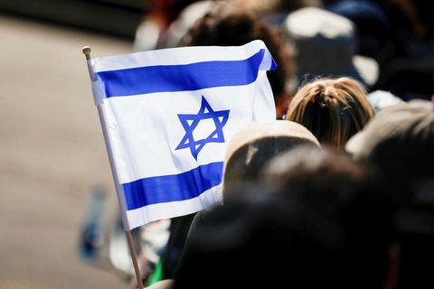 Talsmaður utanríkisráðuneytisins í Ísrael vísar ásökunum Amnesty International á bug og segir samtökin dreifa lygum.