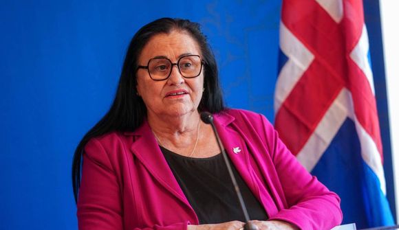Ber skarðan hlut frá borði