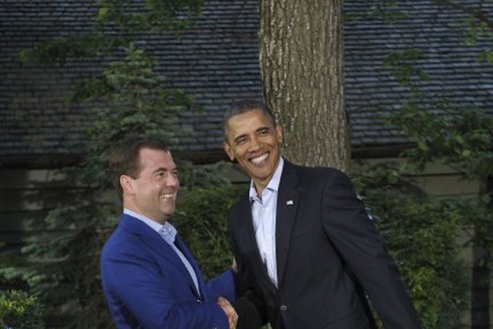 Barack Obama heilsaði Dmitry Medvedev með virktum.