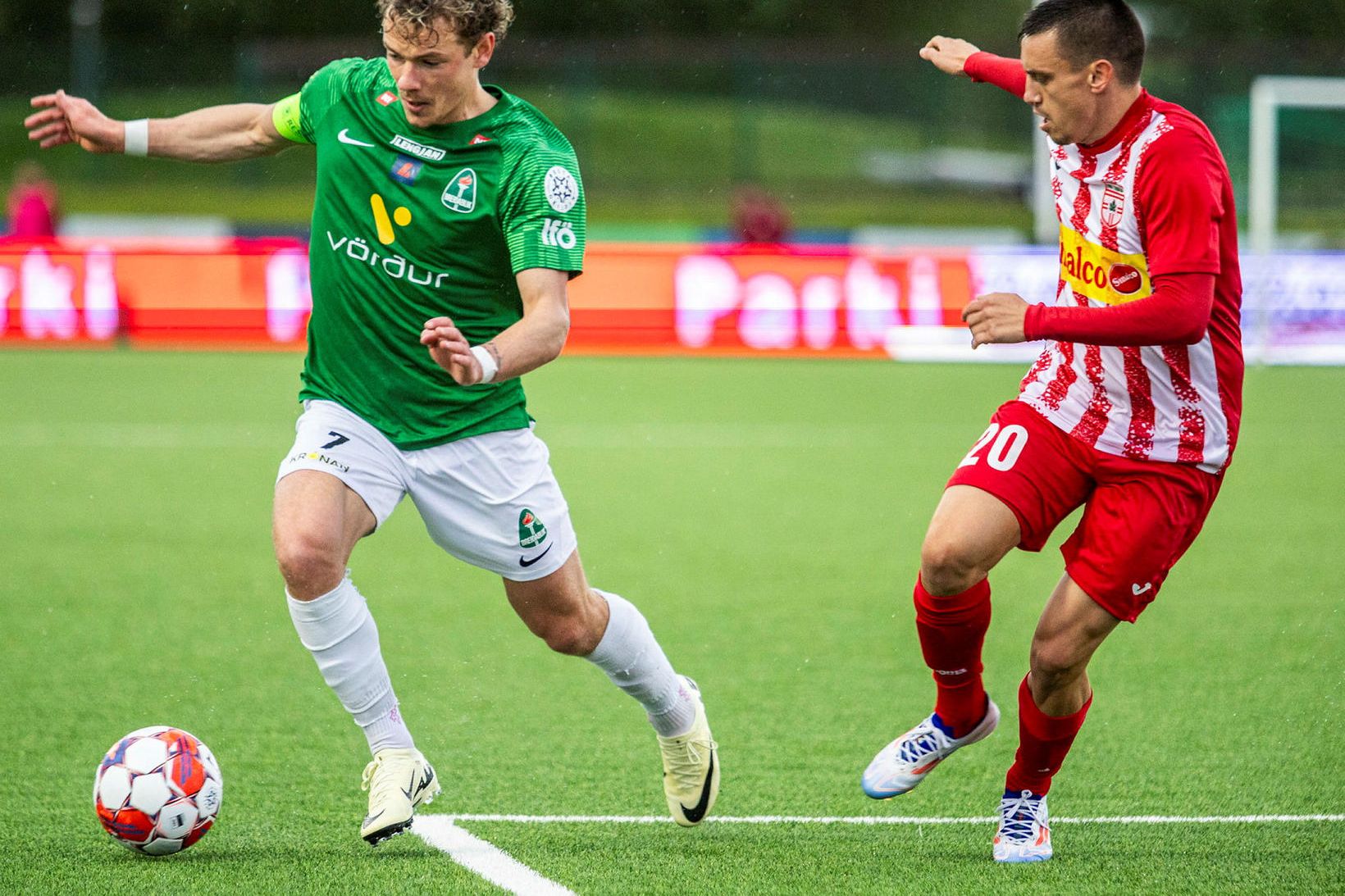 Höskuldur Gunnlaugsson í eldlínunni í kvöld.