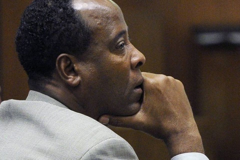 Conrad Murray í réttarsal.