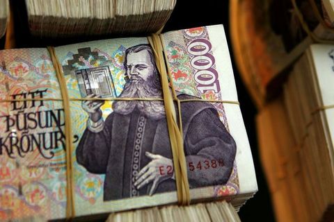 Verðbólgan mælist nú 4,2 prósent og eykst um 0,4 prósent og er þetta í fyrsta …