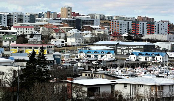 Hefja eftirlit með fyrirtækjum fyrr