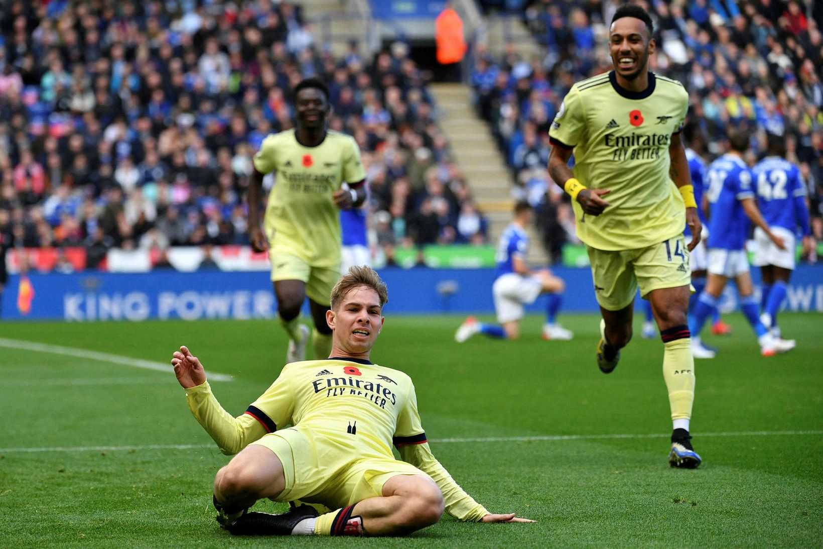 Emile Smith Rowe fagnar marki sínu.