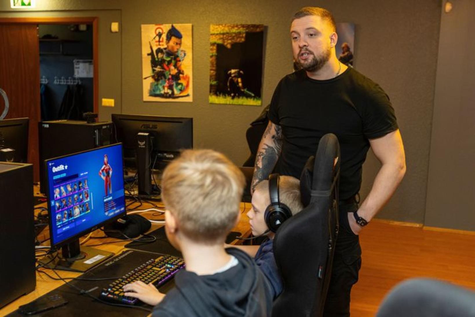 Atli Már segir meðalaldur spilara í lægri kantinum enda Fortnite …