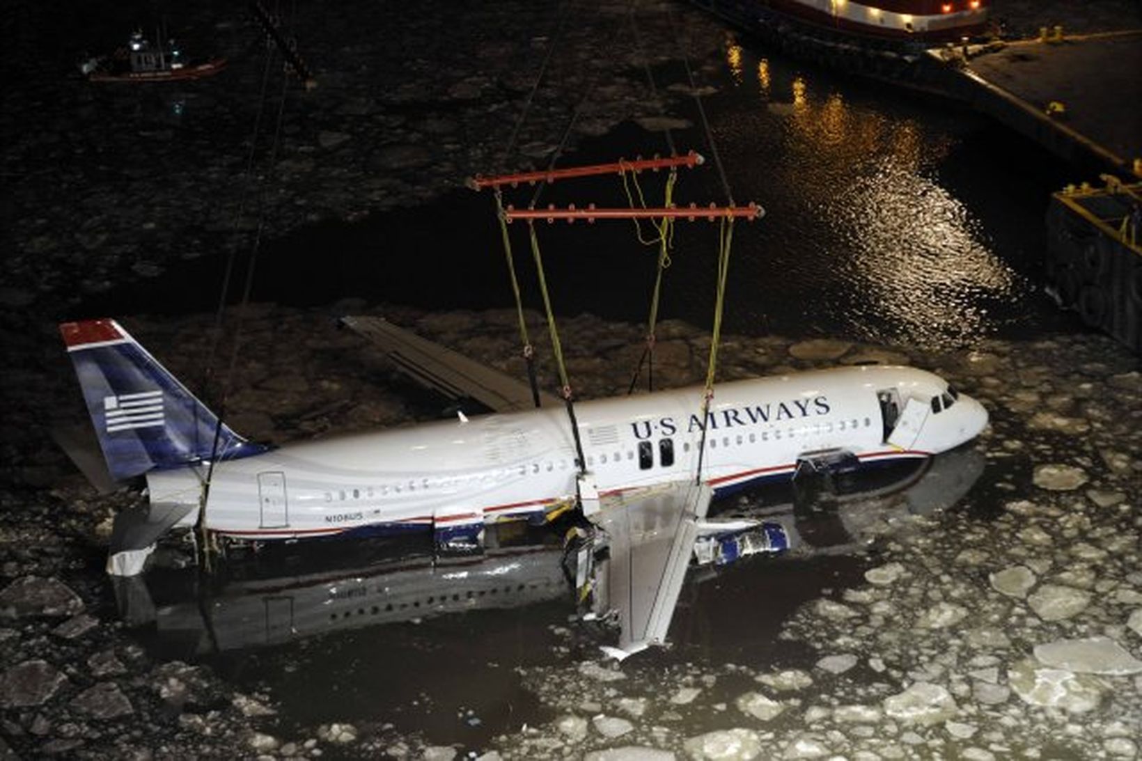 Snarræði flugmannsins í New York bjargaði mannslífum.