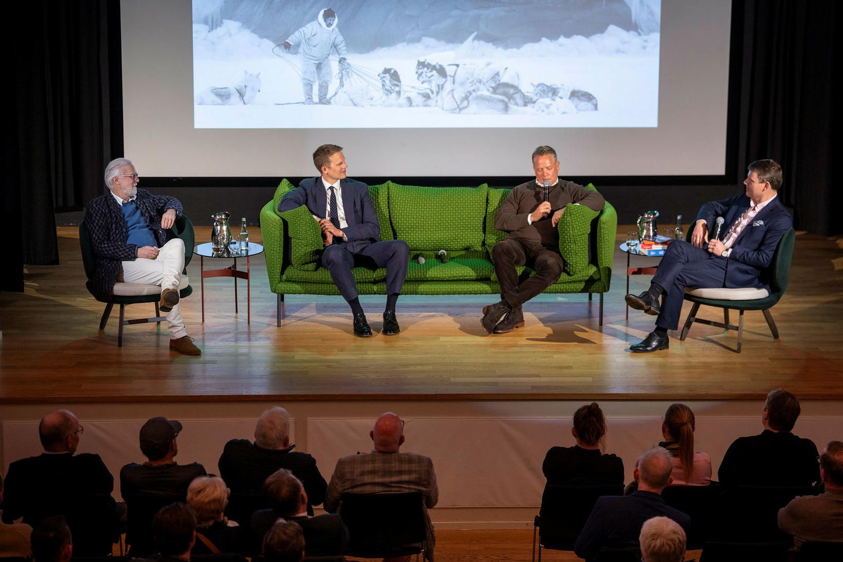 Grænland eflist með sjálfstæði frá Dönum