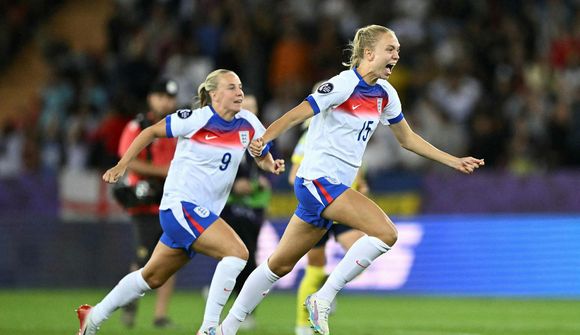 England í undanúrslit eftir vítakeppni