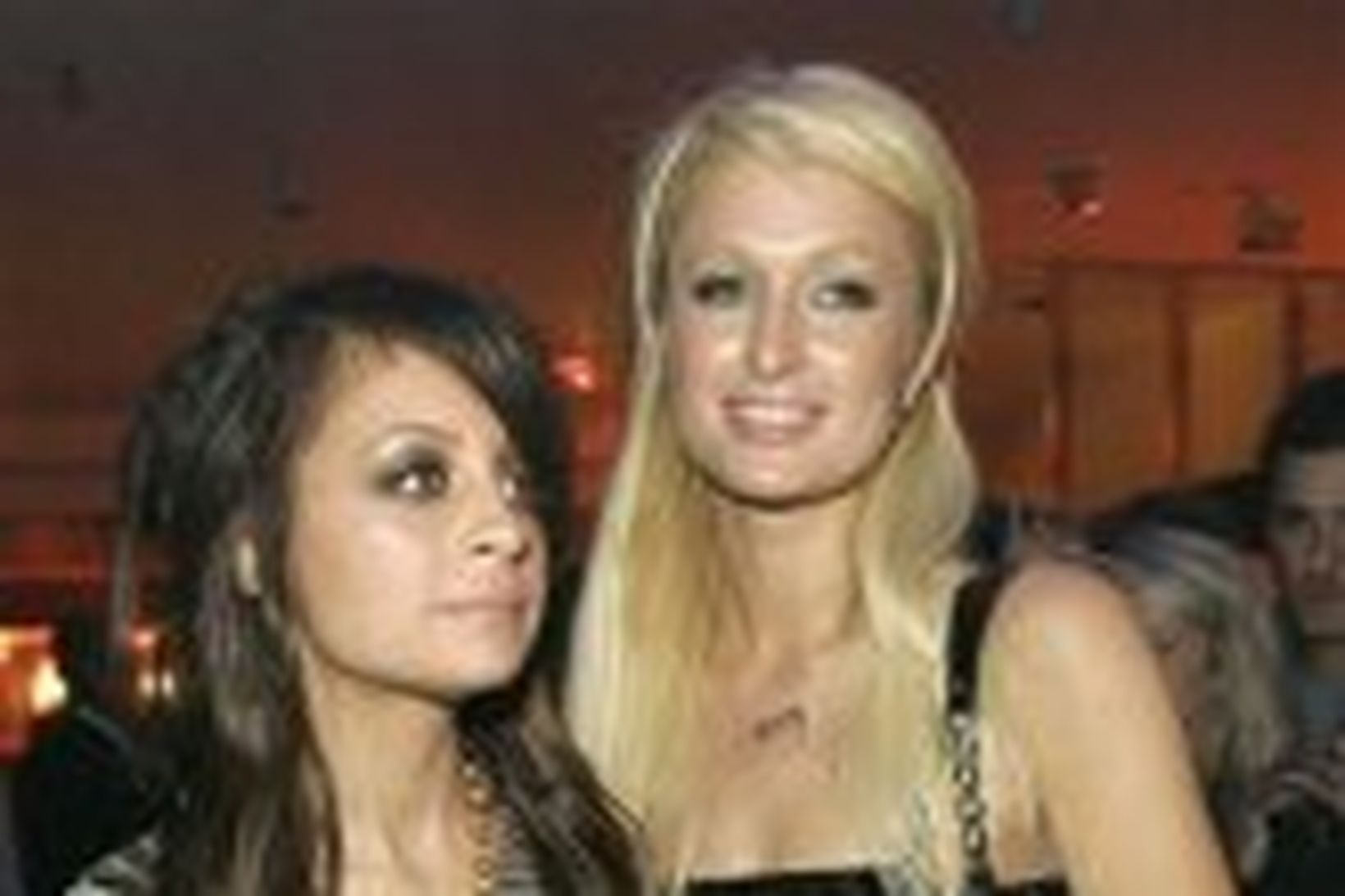 Nicole Richie og Paris Hilton í samkvæmi nýlega.