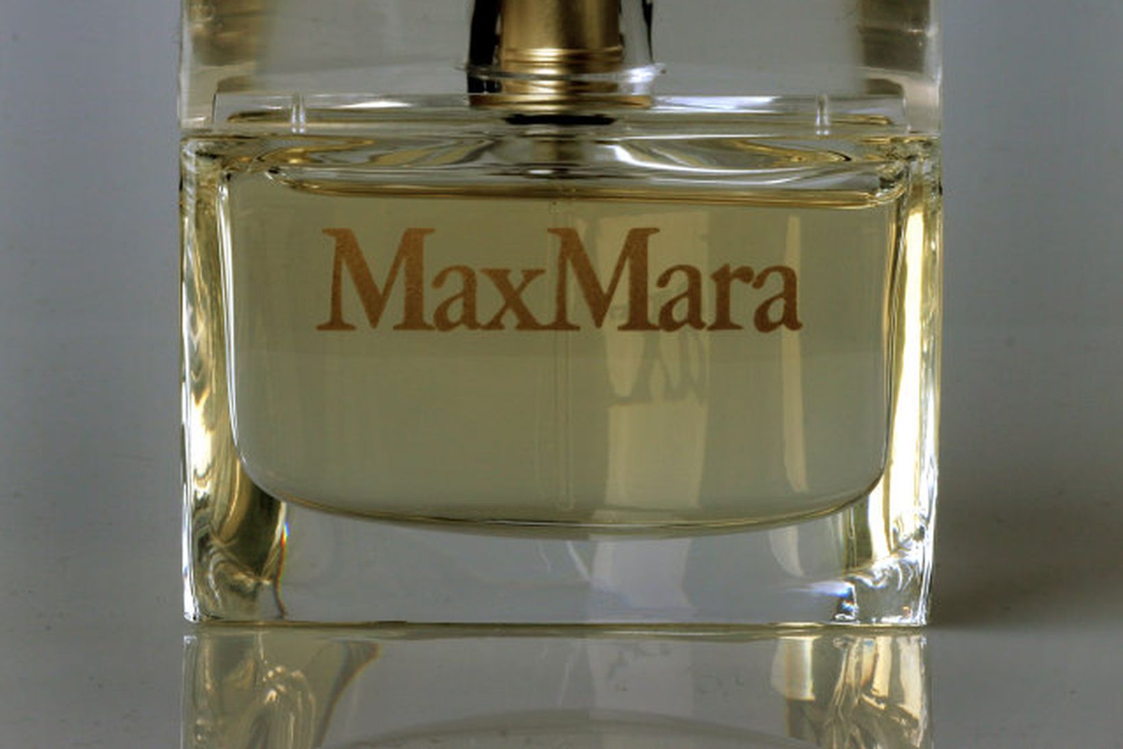 Ilmvatn frá Max Mara.