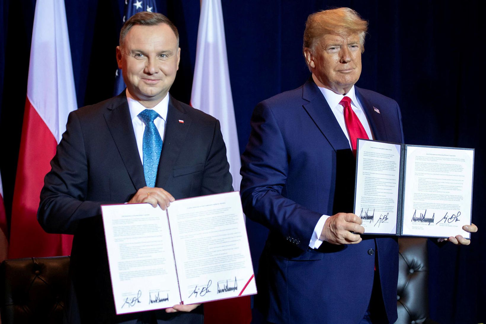Andrzej Duda, forseti Póllands, og Donald Trump Bandaríkjaforseti með yfirlýsinguna.