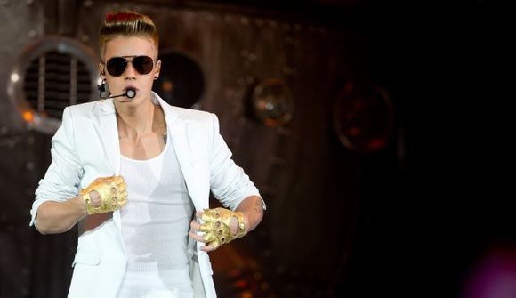Falsaður Bieber-varningur fyrir milljónir