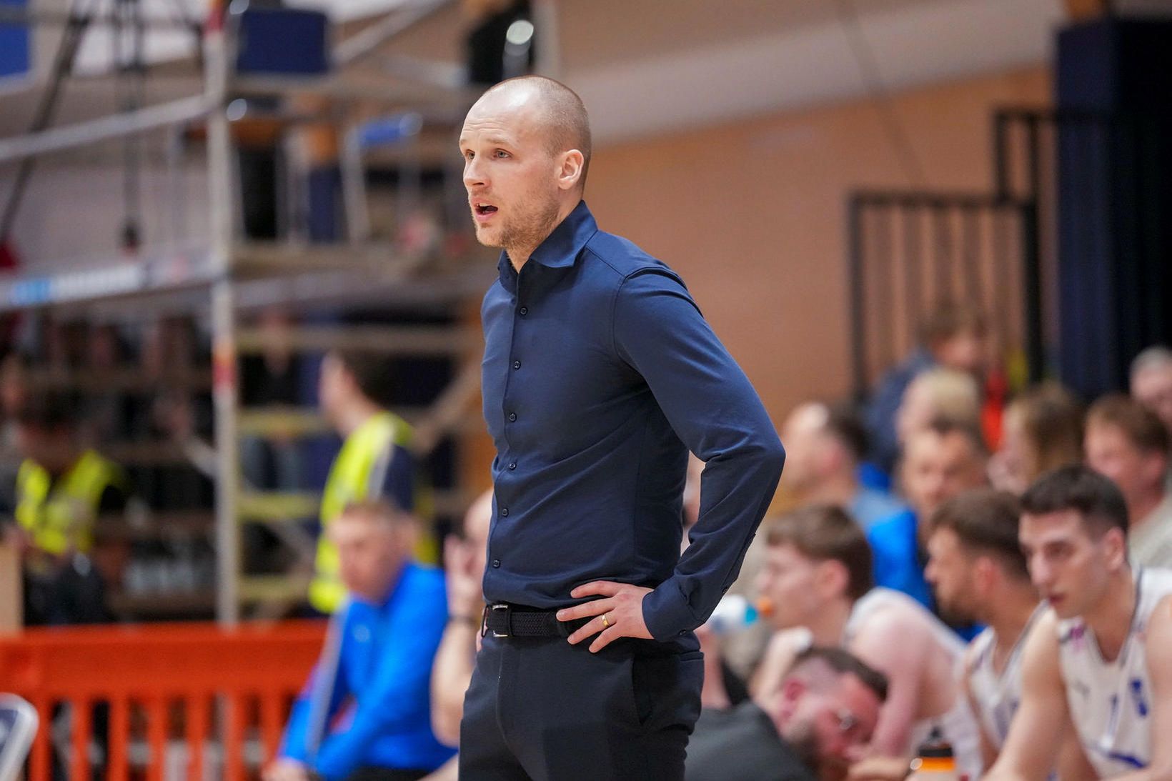 Bað Arnar afsökunar eftir mikinn hita