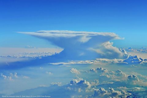 A classic example of an anvil cloud.