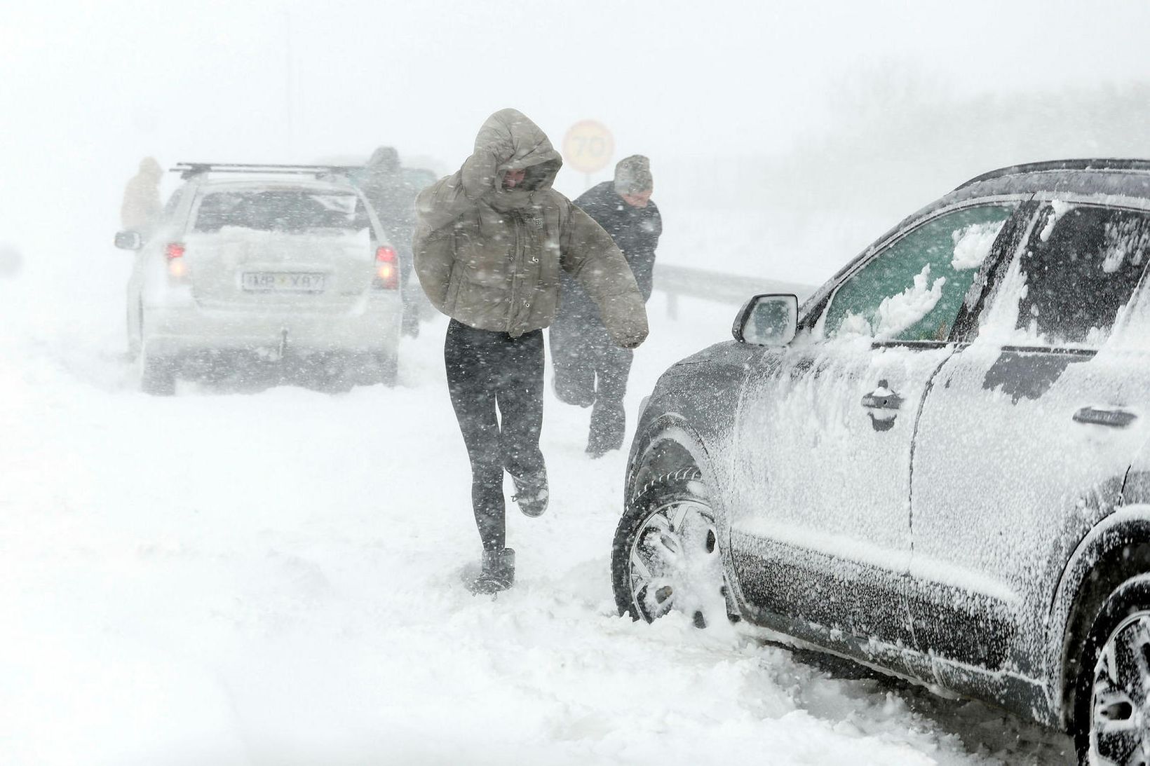Búið að opna Reykjanesbrautina
