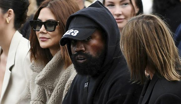 Adidas endurskoðar samstarf við Kanye West
