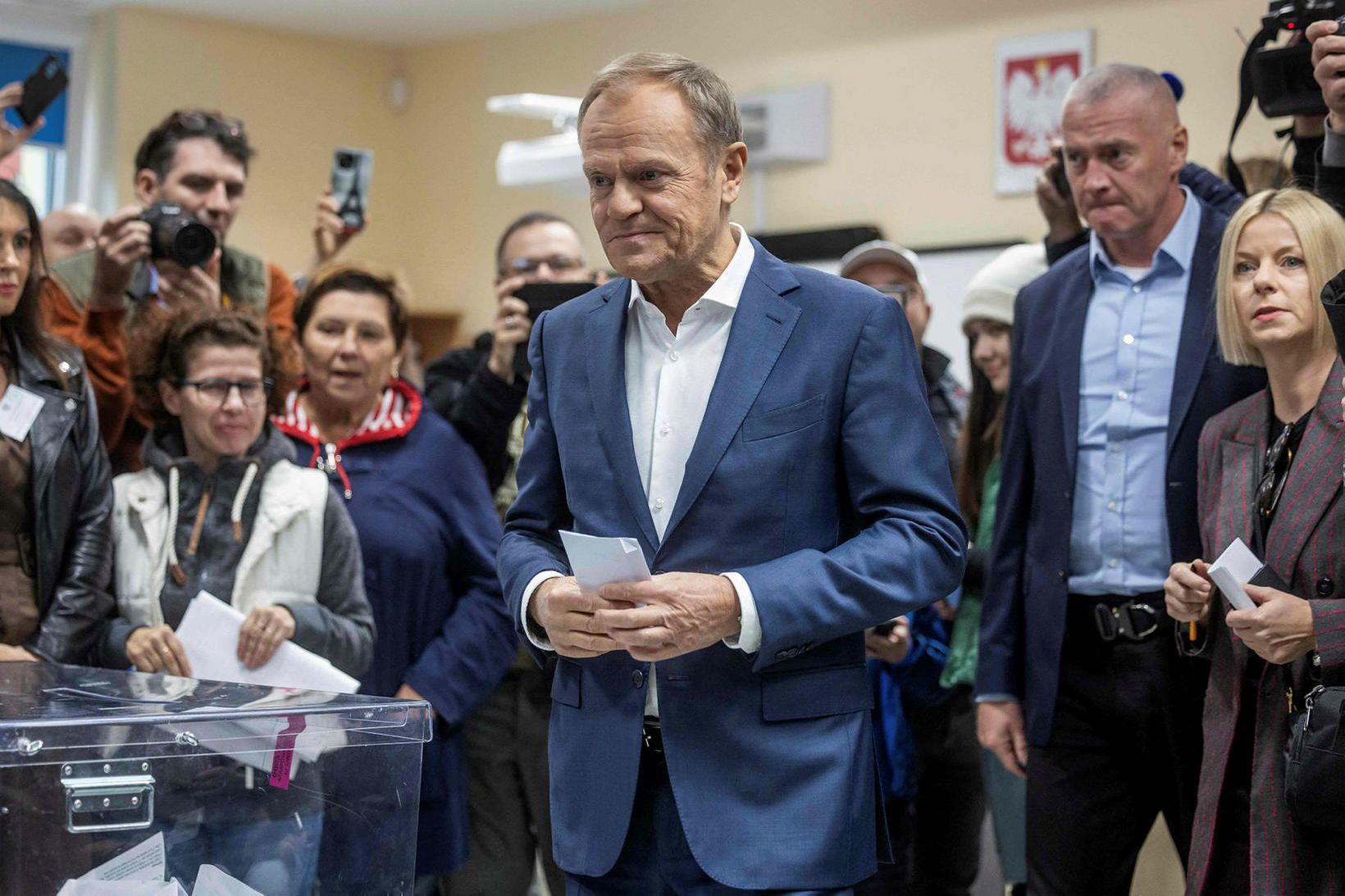 Donald Tusk er leiðtogi stjórnarandstöðuflokksins sem kemur vel út miðað …