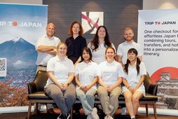TripToJapan-hópurinn á kynningu í Tókýó. Efri röð frá vinstri: Bolli Thoroddsen forstjóri, Hildur Jónsdóttir, Heiðrún …