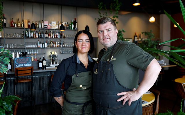 Sólveig Júlíana Guðmundsdóttir og Ólafur Helgi Kristjánsson matreiðslumeistari eru eigendur Brasserie Kársnes. Þegar staðurinn opnaði …