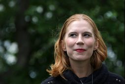 „Það gengur næstum allt upp í þessari hlýlegu en dramatísku þorpssögu,“ skrifar rýnir.