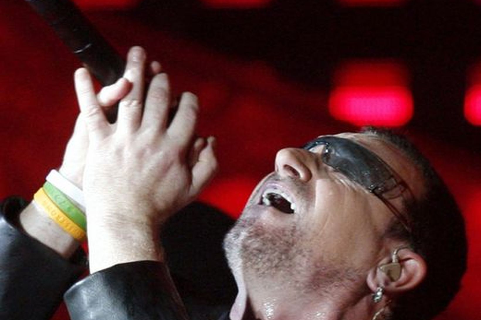 Bono, frontmaður U2, er ríkasta poppstjarna heims.