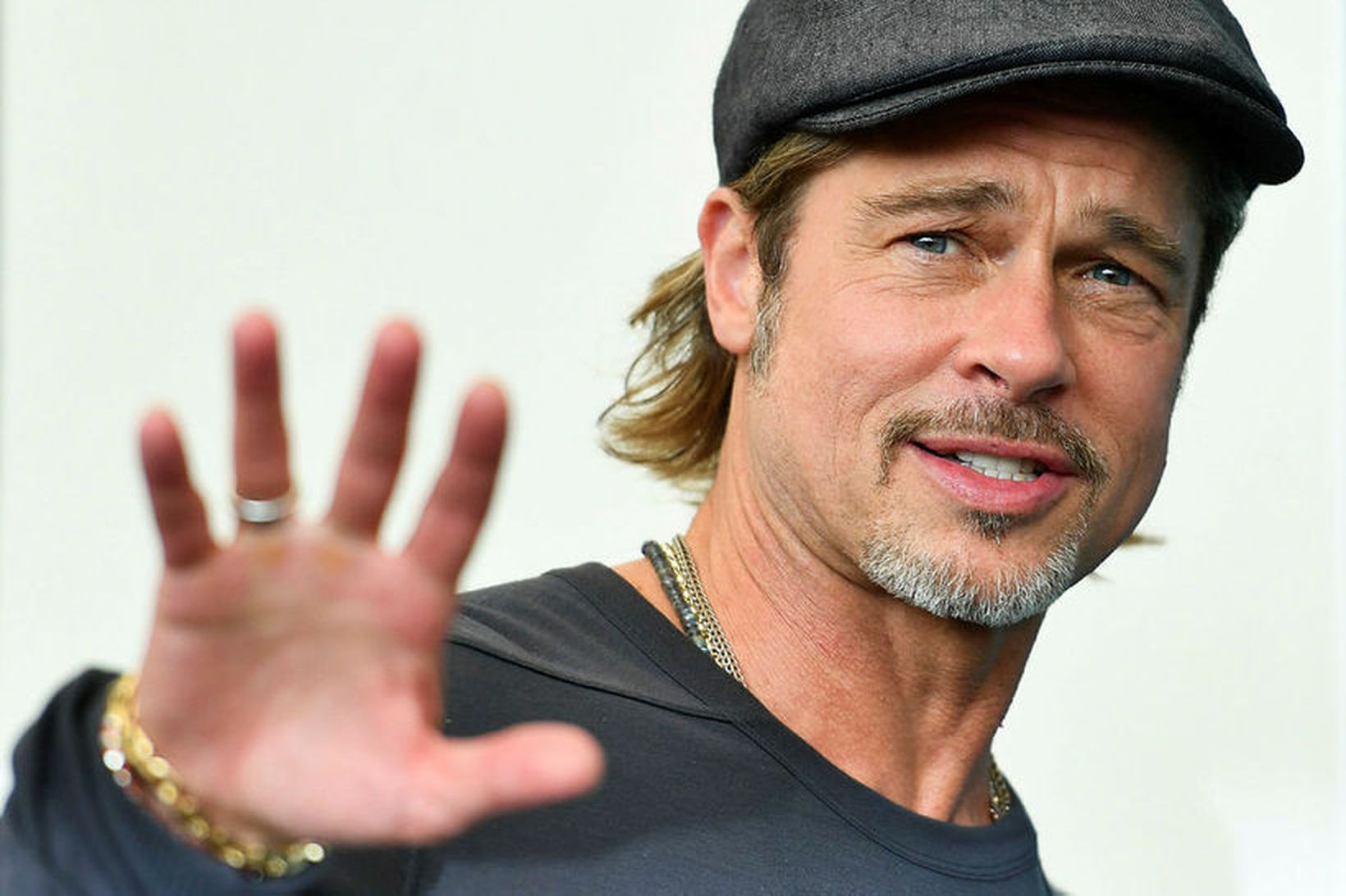 Brad Pitt er hættur að drekka og lærir af mistökunum.
