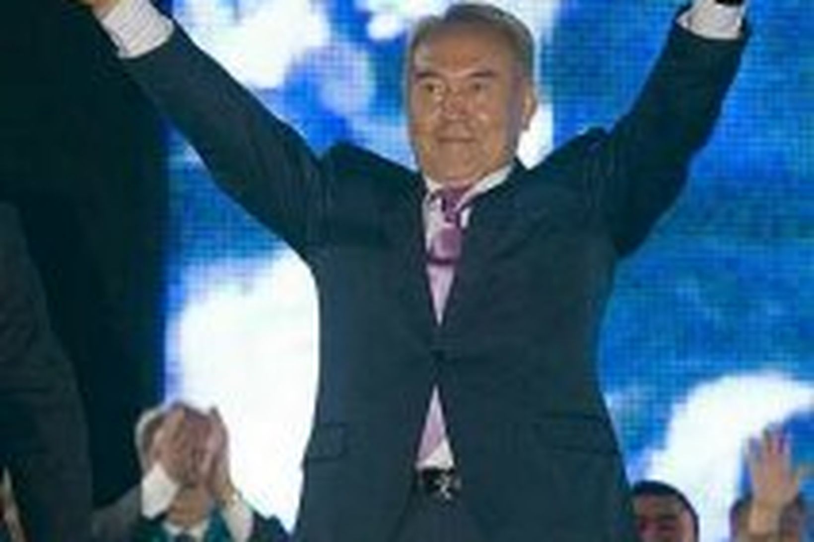 Nursultan Nazarbayev, forseti Kasakstan, eftir að úrslit voru tilkynnt.