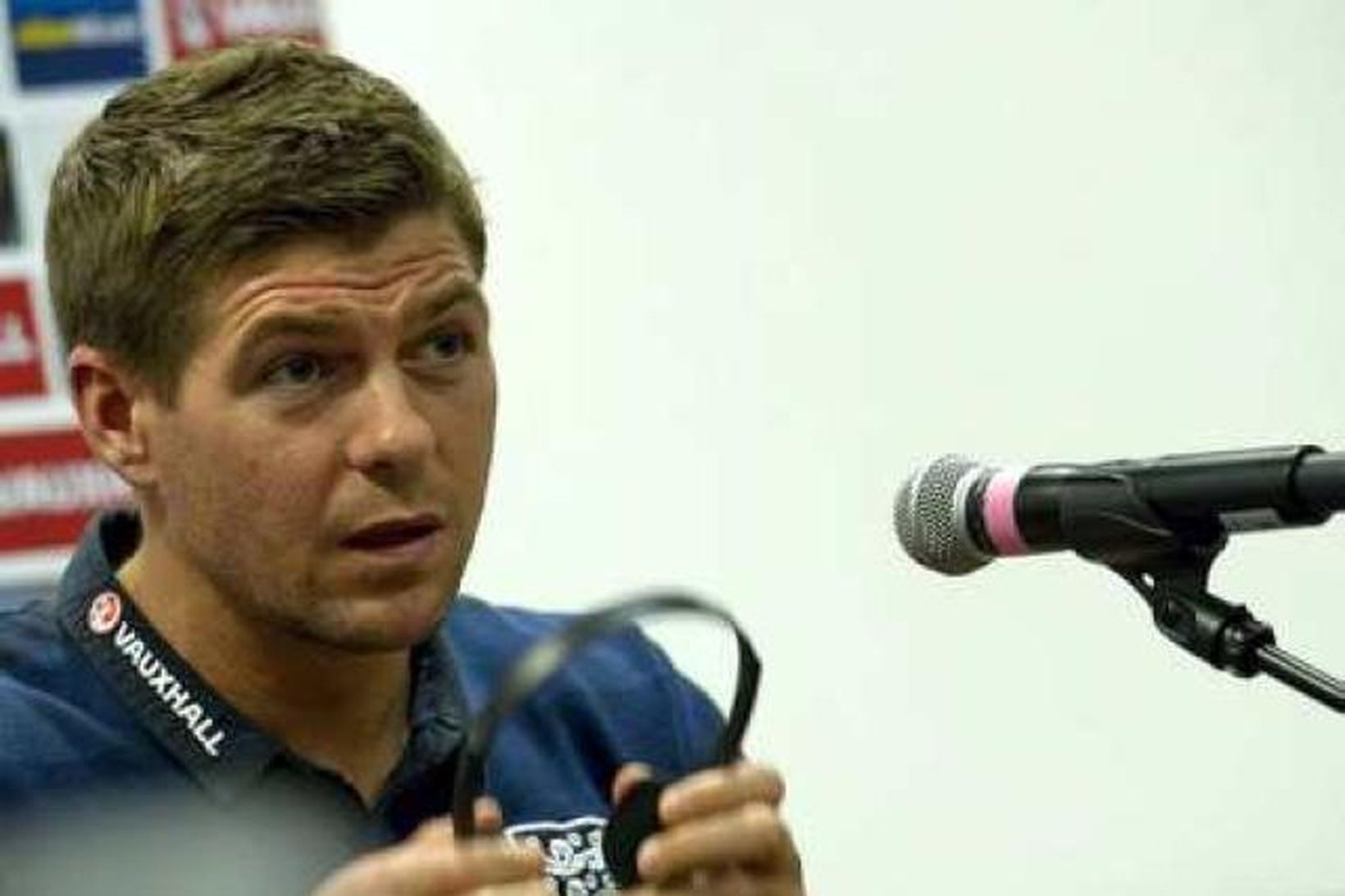 Steven Gerrard hefur samþykkt reglur knattspyrnusambandsins.