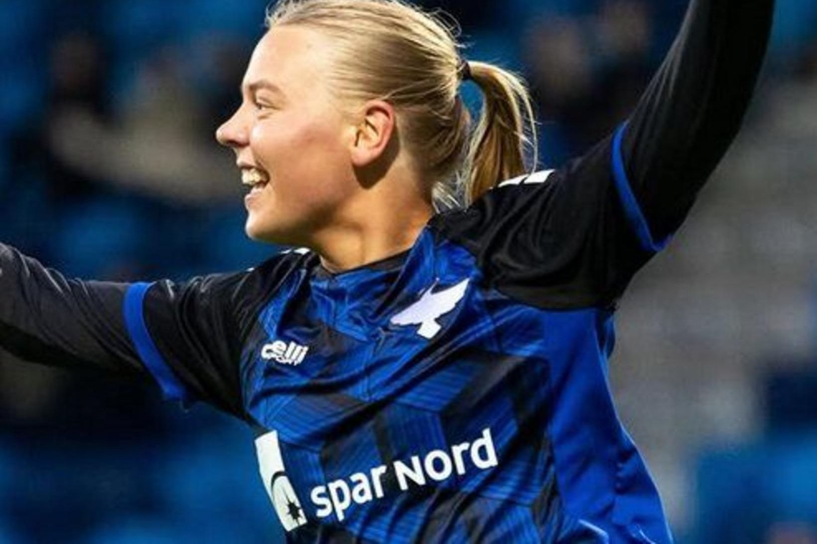 Emelía skoraði í stórsigri