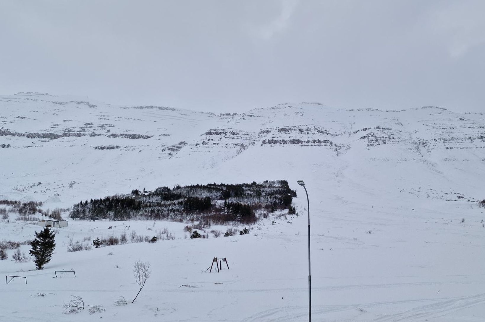 Fjöldahjálparstöðvar opnaðar