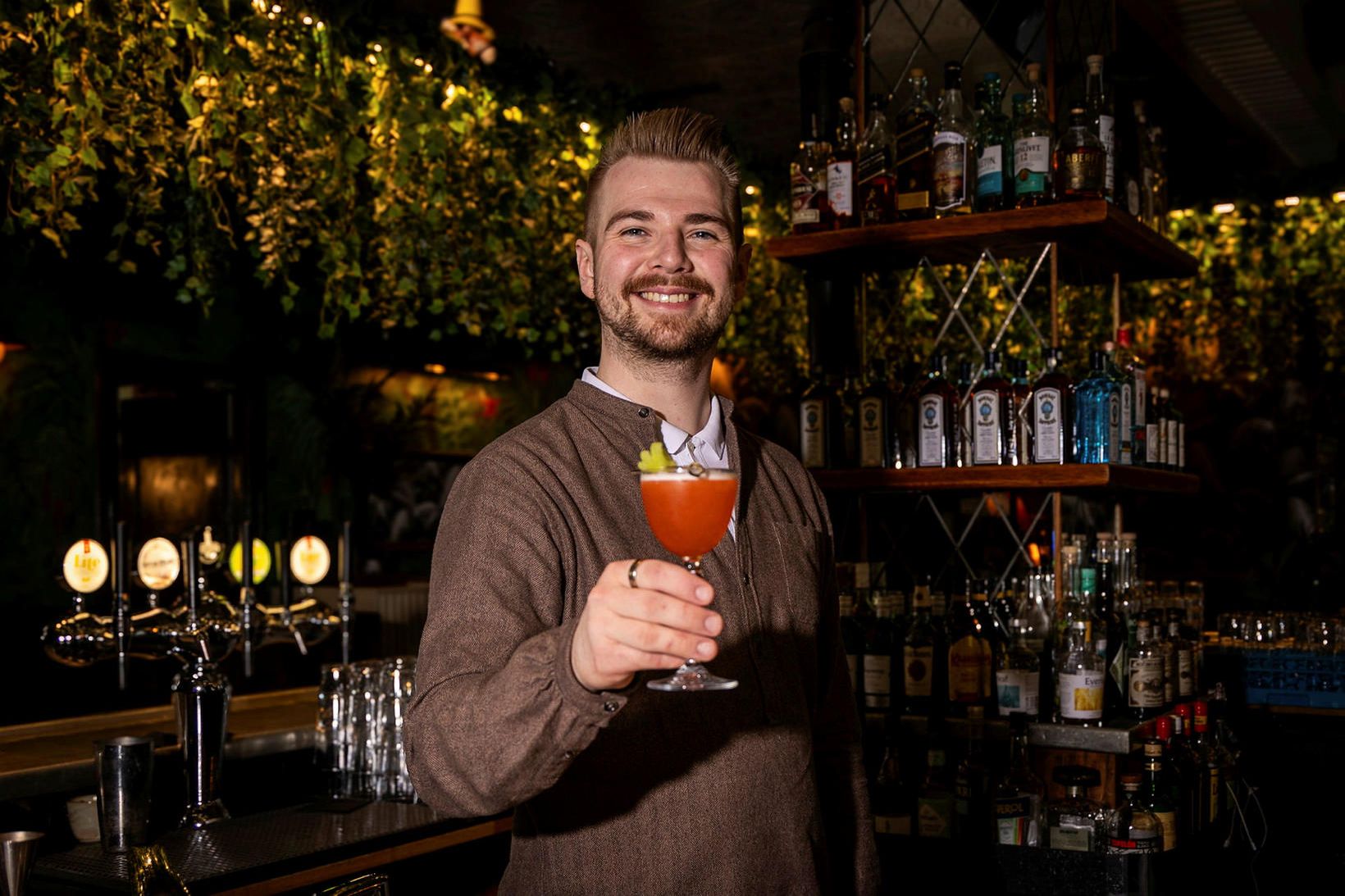 Daníel Oddsson barþjónn á Jungle Cocktailbar er með á hreinu …